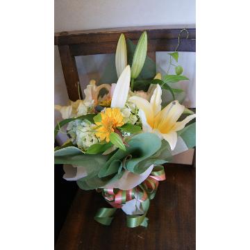 父の日に贈る!ユリとバラをメインにしたオレンジのラウンドブーケ 通販