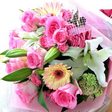 ＜フジテレビフラワーネット＞ メモリアル ブーケ SweetMemory （バラとガーベラの花束）ピンク系 誕生日、結婚記念日、お祝い、送別、発表会、敬老の日