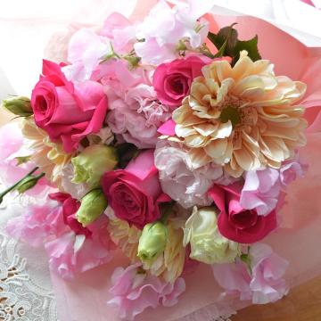  大人のブーケ SweetCandy （バラとガーベラの花束）ピンク系 誕生日、結婚記念日、お祝い、歓送迎（送別、歓迎）、退職祝い、発表会