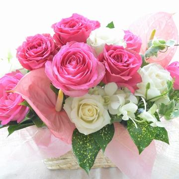 ＜フジテレビフラワーネット＞ 大人のアレンジメント RoseAngel （バラのフラワーアレンジメント）ピンク系 誕生日、結婚記念日、お祝い