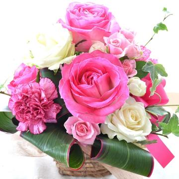  プチ贅沢なアレンジ RoseWorld （バラのフラワーアレンジメント）ピンク系 誕生日、結婚記念日、お祝い