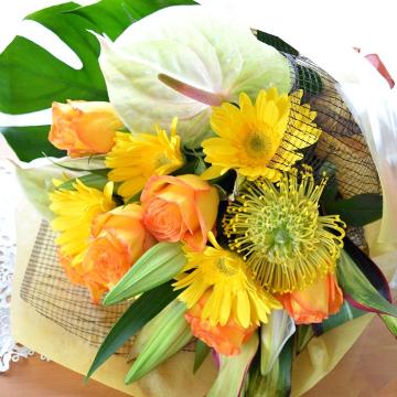 ＜フジテレビフラワーネット＞ 大人のブーケ YellowFruit  (バラとアンスリュームの花束）イエローオレンジ系 誕生日、結婚記念日、お祝い、送別、発表会、敬老の日