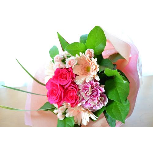 キュートなブーケ　MemoryPink (バラとガーベラの花束）　ピンク系　誕生日、結婚記念日、お祝い、歓送迎（送別、歓迎）、退職祝い、発表会2