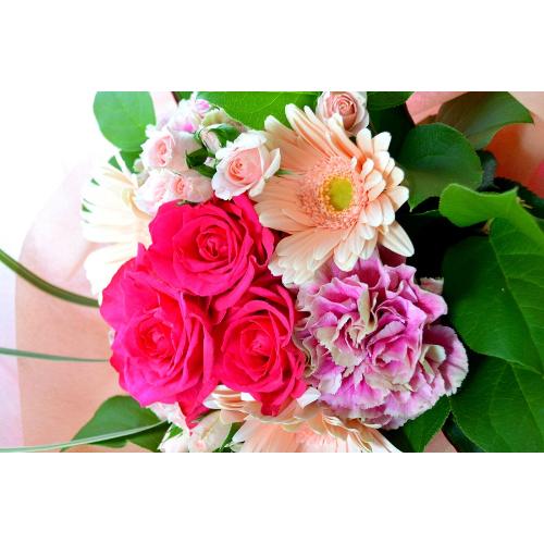 キュートなブーケ　MemoryPink (バラとガーベラの花束）　ピンク系　誕生日、結婚記念日、お祝い、歓送迎（送別、歓迎）、退職祝い、発表会5