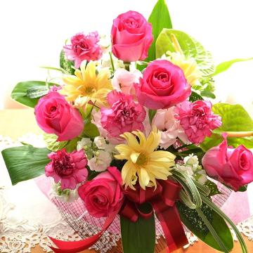 ＜フジテレビフラワーネット＞ メモリアル アレンジメント PinkRose （バラのフラワーアレンジメント）ピンク系 誕生日、結婚記念日、お祝い、敬老の日