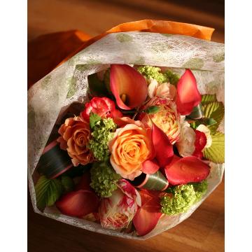 ＜フジテレビフラワーネット＞ 【お洒落に贈る素敵な花束】オレンジ色のコーディネイト・ブーケをお届け♪