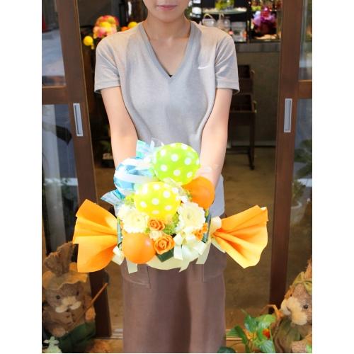 フラワー バルーンアレンジ レモンキャンディー 花屋 ｈａｎａｔｏｓｈｉ のオリジナル商品 フラワーギフトはプロのお花屋さんにおまかせ フジテレビフラワーネット