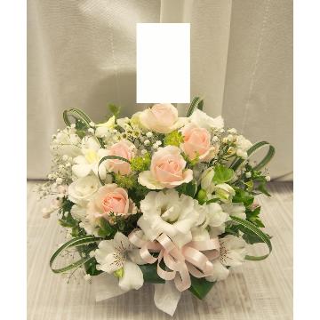 ＜フジテレビフラワーネット＞ 白・ピンク系のやさしい供花
