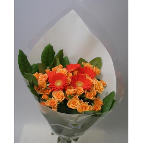 オレンジバラとガーベラの花束（B090）2