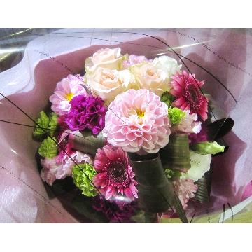 ＜フジテレビフラワーネット＞ Reddish-pink colored  bouquet
