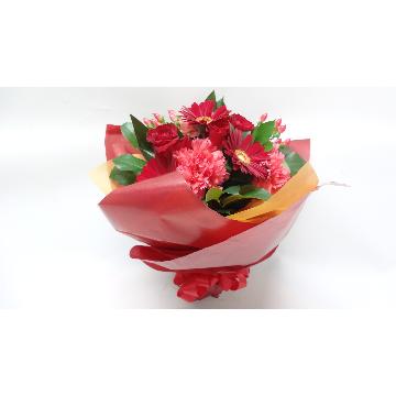 ＜フジテレビフラワーネット＞ 50輪のバラ☆シャボンフラワーハートBOX/LEDライト付き