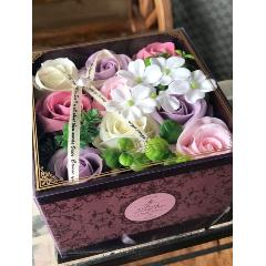 yV{t[zԂ̂̓܁F[YCUTEBOX