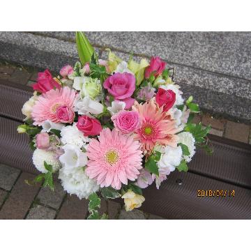 ＜フジテレビフラワーネット＞ 【四季を彩る・感動の花束をお届けします♪】感謝も込めた素敵なフラワープレゼント