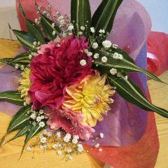 ２色のダリアと大きいガーベラのブーケ花束！