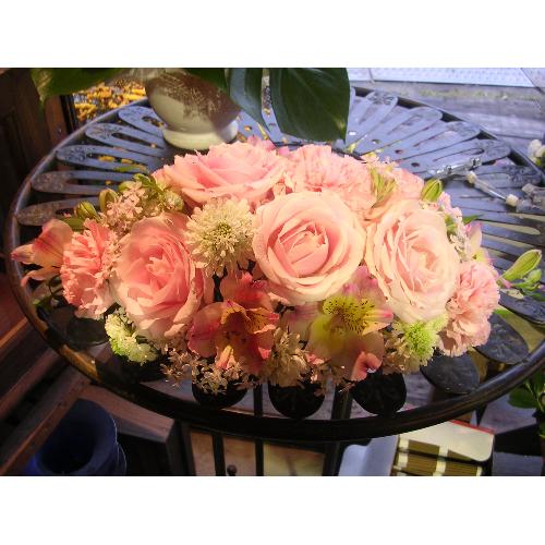 �_�C�j���O�e�[�u��PINK���A�����W�����g2