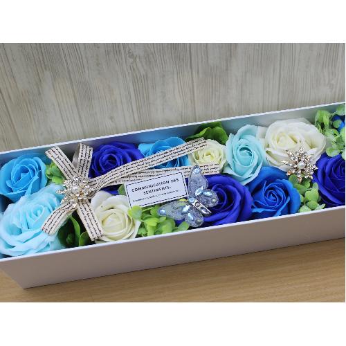 特別価格フレグランス白BOXフラワー 青～蝶々が輝く～