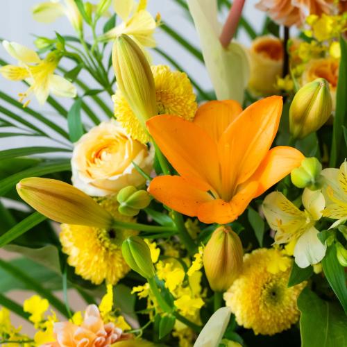 【お祝い花】プロにおまかせ 豪華アレンジメント「黄色・オレンジ系」7