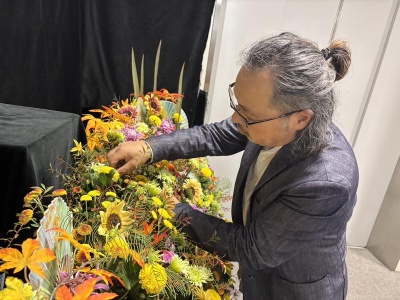 菊_さいとうデザイナー.JPG