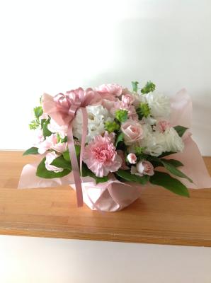 山形県東根市の花屋 株 やなぎや花店 をご紹介 フラワーギフトはプロのお花屋さんにおまかせ フジテレビフラワーネット