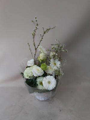 神奈川県横浜市 港北区の花屋 有 飯島生花店 をご紹介 フラワーギフトはプロのお花屋さんにおまかせ フジテレビフラワーネット