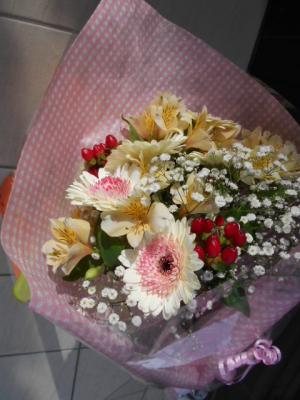 神奈川県大和市の花屋 フラワーショップ ジュリア をご紹介 フラワーギフトはプロのお花屋さんにおまかせ フジテレビフラワーネット 神奈川県大和市の花屋 フラワーショップ ジュリア をご紹介 フラワーギフトはプロのお花屋さんにおまかせ フジテレビフラワーネット
