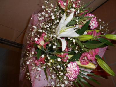 神奈川県大和市の花屋 フラワーショップ ジュリア をご紹介 フラワーギフトはプロのお花屋さんにおまかせ フジテレビフラワーネット 神奈川県大和市の花屋 フラワーショップ ジュリア をご紹介 フラワーギフトはプロのお花屋さんにおまかせ フジテレビフラワーネット