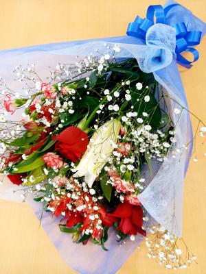 滋賀県長浜市の花屋 フラワーショップ ヤマヤ をご紹介 フラワーギフトはプロのお花屋さんにおまかせ フジテレビフラワーネット 滋賀県長浜市の花屋 フラワーショップ ヤマヤ をご紹介 フラワーギフトはプロのお花屋さんにおまかせ フジテレビフラワーネット