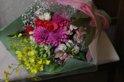 大阪府大東市の花屋 ガーデニングプラザ 花らんど をご紹介 フラワーギフトはプロのお花屋さんにおまかせ フジテレビフラワーネット