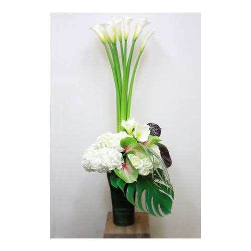 スタイリッシュアレンジメント 花屋 有 花ごころ のオリジナル商品 フラワーギフトはプロのお花屋さんにおまかせ フジテレビフラワーネット スタイリッシュアレンジメント 花屋 有 花ごころ のオリジナル商品 フラワーギフトはプロのお花屋さんにおまかせ フジテレビフラワーネット