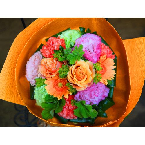 オレンジのバラが可愛い オレンジラウンドブーケ ｍ 花屋 ｈａｎａｔｏｓｈｉ のオリジナル商品 フラワーギフトはプロのお花屋さんにおまかせ フジテレビフラワーネット