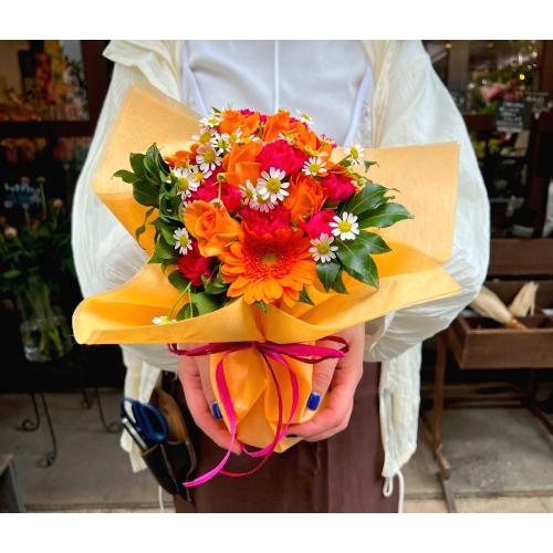 そのまま飾れる花束「スタンディングブーケ・ビビッドM」」| 花屋