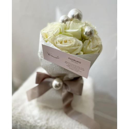 花束ブーケブランケット 白薔薇 バラ 50本ブーケ ホワイト | 花束なら