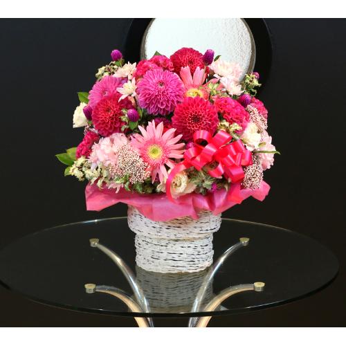 高級感のあるピンク ポンポンかわいい 大切なあの人へ 花屋 笑 華 のオリジナル商品 フラワーギフトはプロのお花屋 さんにおまかせ フジテレビフラワーネット