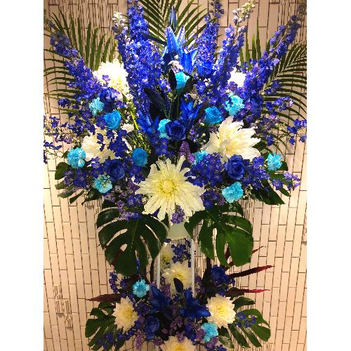商品id 3801 スタンド花 青系 2段 主な配達地域 東京都文京区 花屋 Clover Flower のオリジナル商品 フラワーギフトはプロのお花屋さんにおまかせ フジテレビフラワーネット
