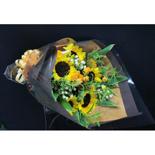 眩しい 夏のお花で作った素敵な花束 花屋 ａｓｔｉｎａ のオリジナル商品 フラワーギフトはプロのお花屋さんにおまかせ フジテレビフラワーネット