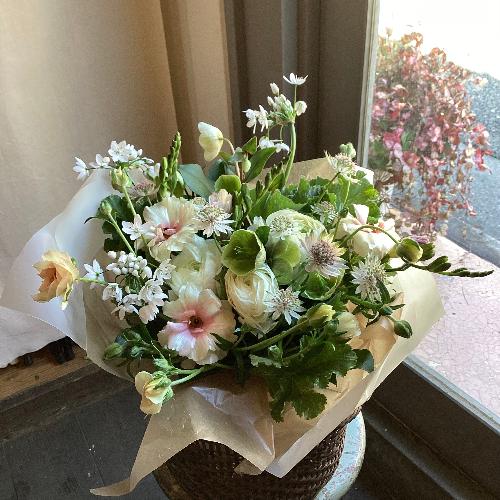 季節の花束 ミックスカラー」| 花屋「yakko flower plants」の