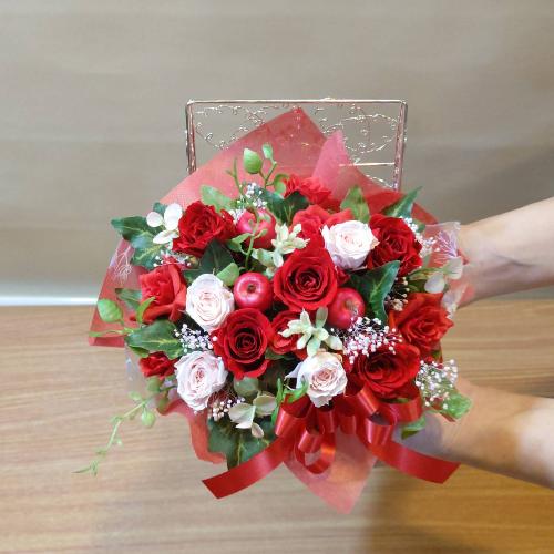 赤いプリザーブドローズ アレンジメント
