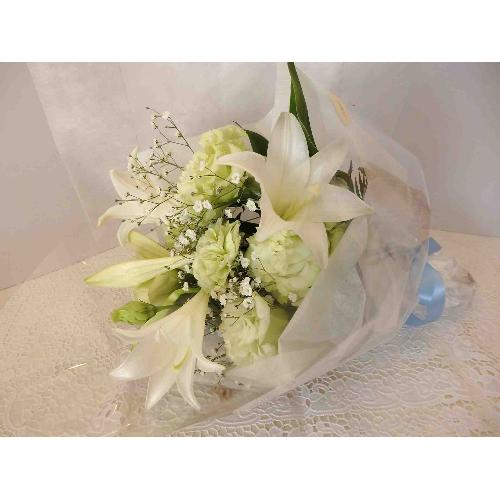 Heavenly Green 淡いグリーン色の花束 花屋 フィオリスタ ぴあに のオリジナル商品 フラワーギフトはプロのお花屋さんにおまかせ フジテレビフラワーネット