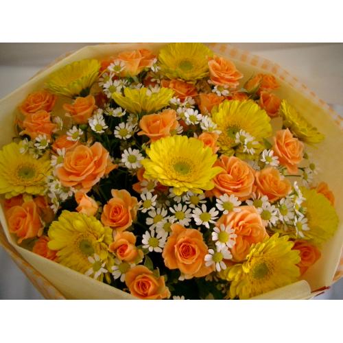 黄色オレンジ系花束 花屋 ファバール ド シエル のオリジナル商品 フラワーギフトはプロのお花屋さんにおまかせ フジテレビフラワーネット