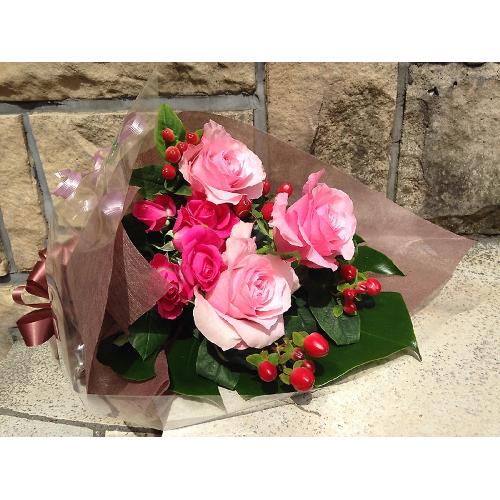 ピンクバラ中心の花束 3296 花屋 株 梶原 のオリジナル商品 フラワーギフトはプロのお花屋さんにおまかせ フジテレビフラワーネット ピンクバラ中心の花束 3296 花屋 株 梶原 のオリジナル商品 フラワーギフトはプロのお花屋さんにおまかせ フジテレビフラワーネット