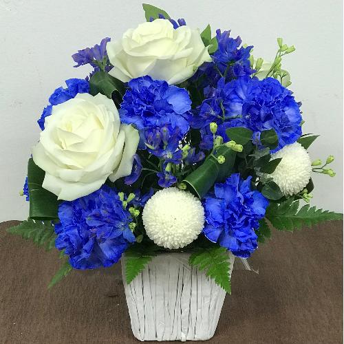 白と青のアレンジメント S 花屋 株 梶原 のオリジナル商品 フラワーギフトはプロのお花屋さんにおまかせ フジテレビフラワーネット 白と青のアレンジメント S 花屋 株 梶原 のオリジナル商品 フラワーギフトはプロのお花屋さんにおまかせ フジテレビフラワーネット