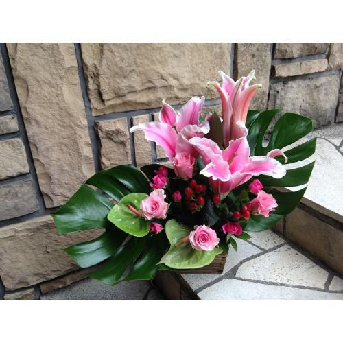 Pユリ Pバラ バスケットアレンジ 3106 花屋 株 梶原 のオリジナル商品 フラワーギフトはプロのお花屋さんにおまかせ フジテレビフラワーネット Pユリ Pバラ バスケットアレンジ 3106 花屋 株 梶原 のオリジナル商品 フラワーギフトはプロのお花屋さんにおまかせ フジテレビフラワーネット