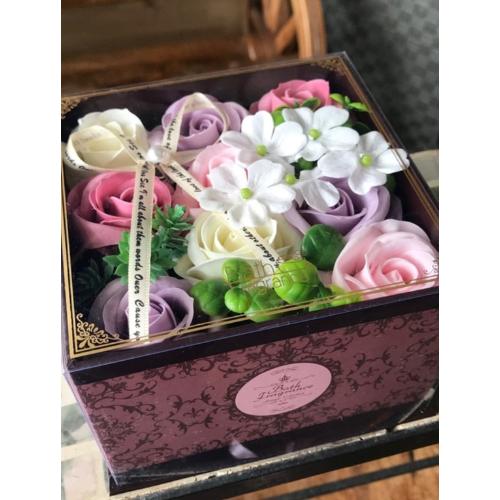 シャボンフラワー】花のかたちの入浴剤：ローズCUTEBOX」| 花屋