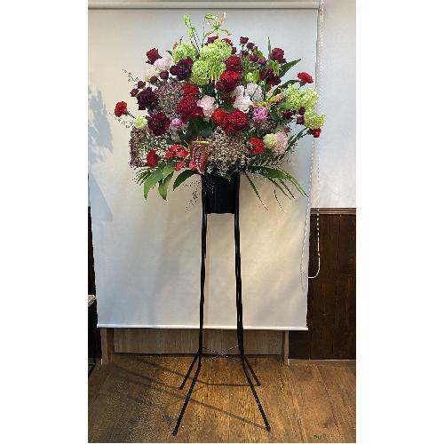 新品 ウェディング ギフト バラ 卓上スタン> 赤バラメインのスタンド花」| 花屋「㈱花工房」のオリジナル商品