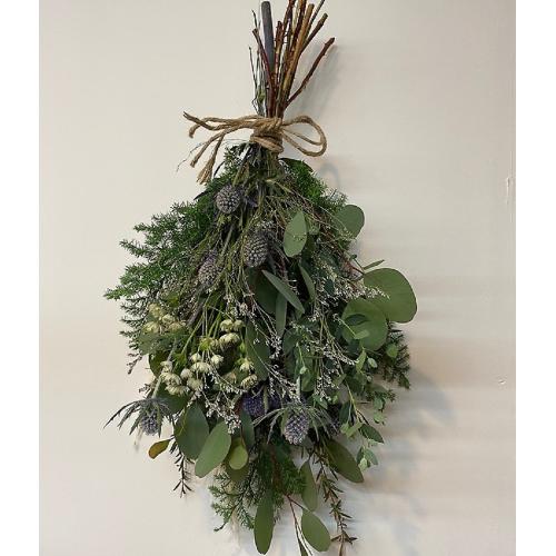 グリーンたっぷりなスワッグ」| 花屋「㈱花工房」のオリジナル商品
