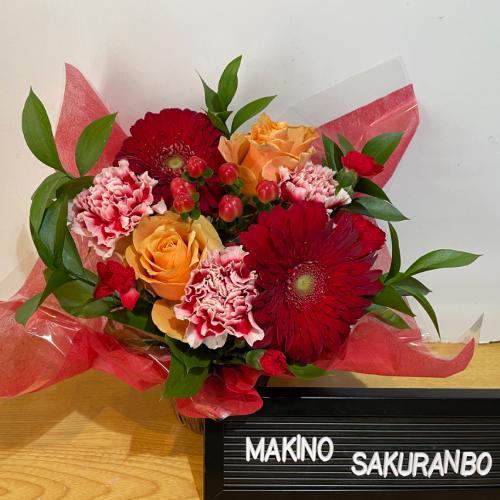 赤とオレンジがとても綺麗！アレンジメント」| 花屋「牧野植物園