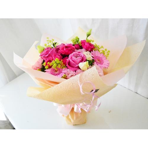 豪華なピンクを優しく包んで」| 花屋「（有）花萌」のオリジナル商品