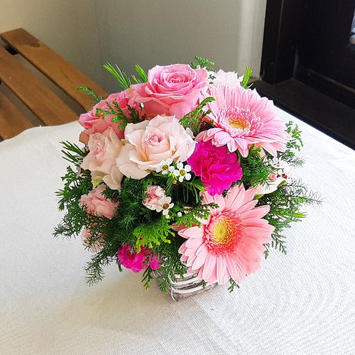 明るいパステルカラーのアレンジ 花屋 有 花萌 のオリジナル商品 フラワーギフトはプロのお花屋さんにおまかせ フジテレビフラワーネット 明るいパステルカラーのアレンジ 花屋 有 花萌 のオリジナル商品 フラワーギフトはプロのお花屋さんにおまかせ フジテレビフラワーネット