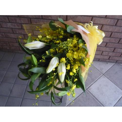 白ユリとオンシジュームの花束 花屋 有 フラワーショップなかにし のオリジナル商品 フラワーギフトはプロのお花屋さんにおまかせ フジテレビフラワーネット 白ユリとオンシジュームの花束 花屋 有 フラワーショップなかにし のオリジナル商品 フラワーギフトはプロのお花屋さんにおまかせ フジテレビフラワーネット