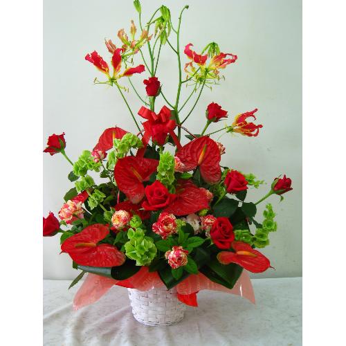 元気がでる赤い花でエレガントに 花屋 花ユキ のオリジナル商品 フラワーギフトはプロのお花屋さんにおまかせ フジテレビフラワーネット